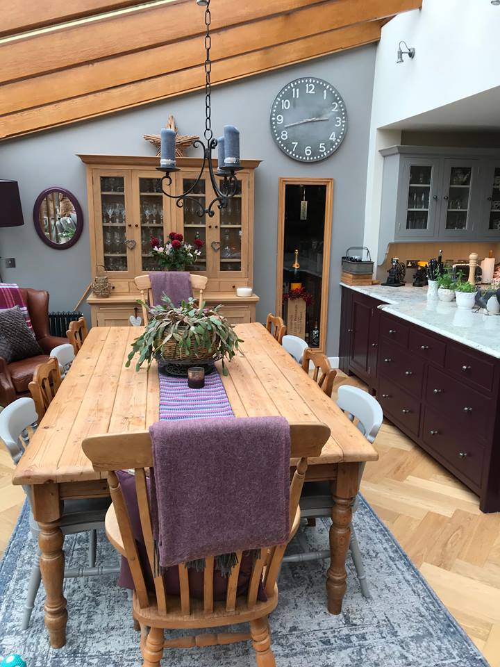 dining-table - antique effect rug
