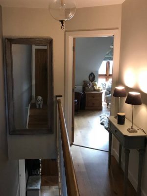 landing-with-console-table