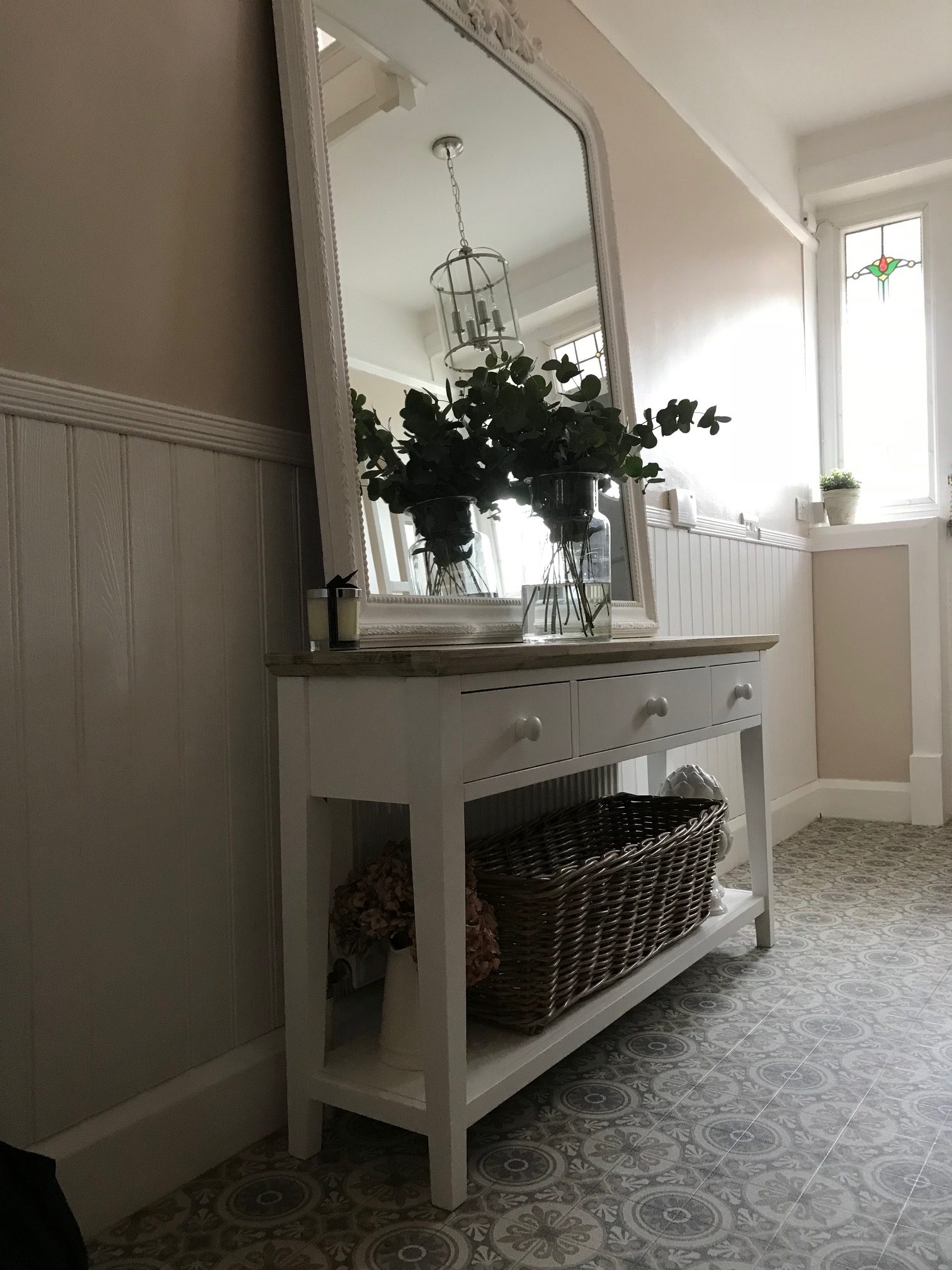thtmm-hall-console-home-at-the-heart